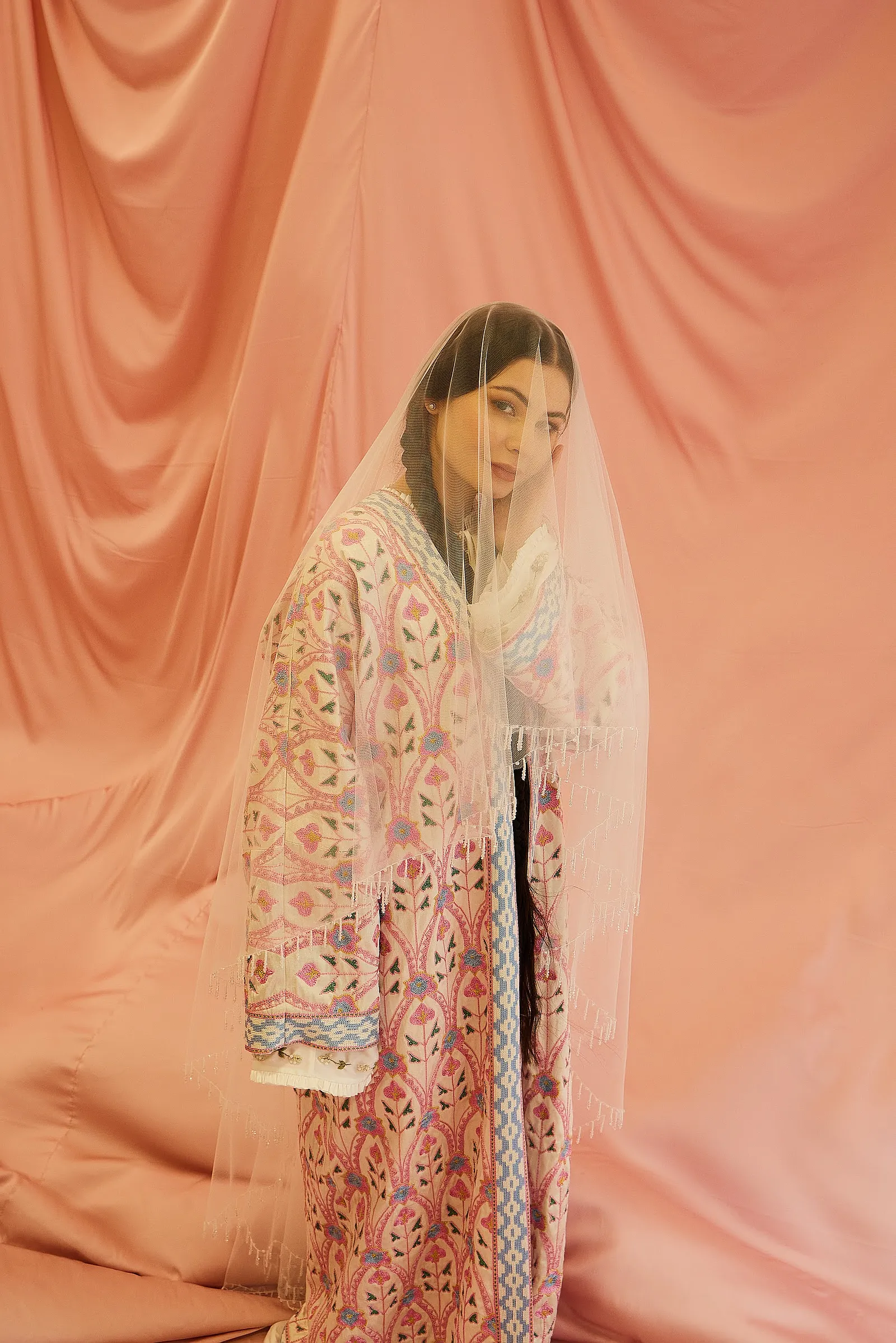 ”Tobadon” чапан в стиле Mursak в нежно розовом оттенке