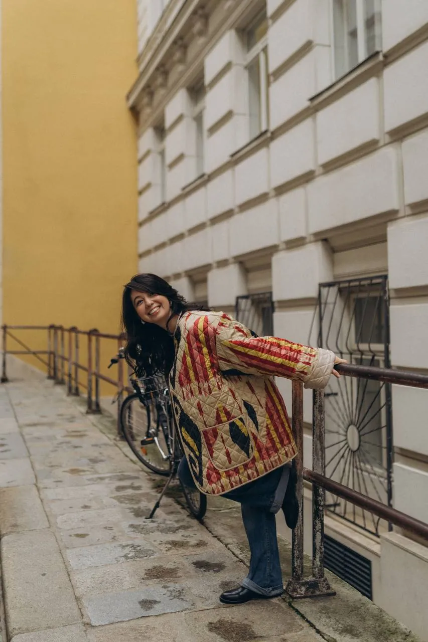 Куртка из иката с вышивкой  "Qalampirgul"